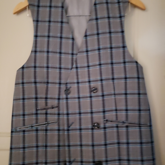 Sophisticated Tiglio Rosso 3 piece men's suit. Shades of blue plaid. - Picture 6 of 12